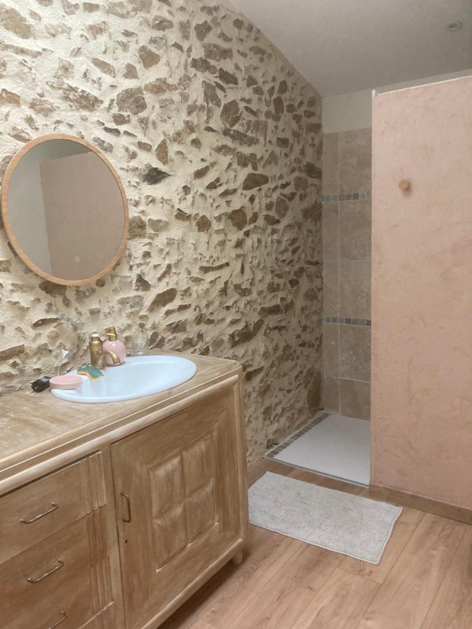 Premier Etage D Une Jolie Maison A La Campagne Montravers Exteriör bild